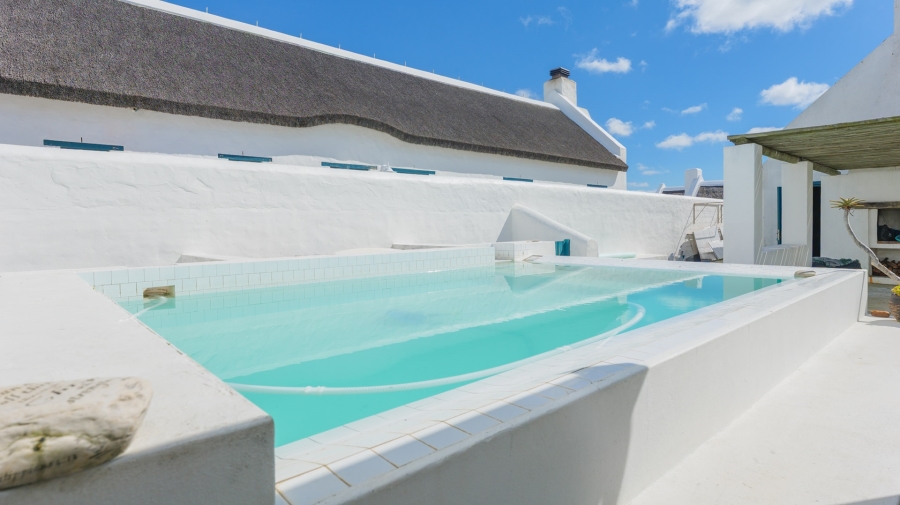 6 Bedroom Property for Sale in Struisbaai Western Cape
